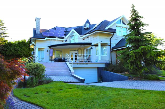 Eladó családi ház, Siófokon 250 M Ft, 7 szobás