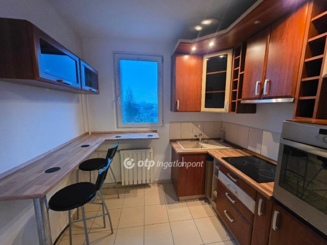Eladó panellakás, Budapesten, III. kerületben 68.5 M Ft, 2 szobás