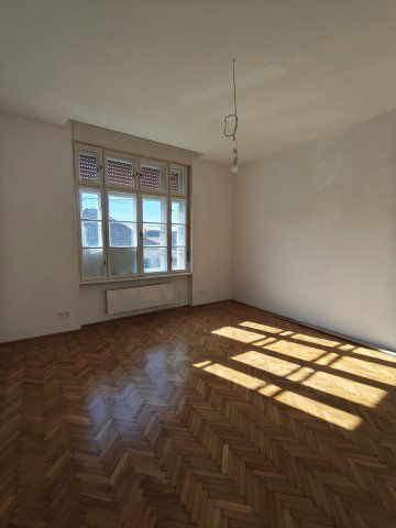 Eladó téglalakás, Baján 37.99 M Ft, 2 szobás