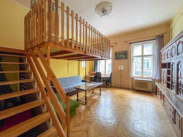 Eladó téglalakás, VIII. kerületben, Szigetvári utcában