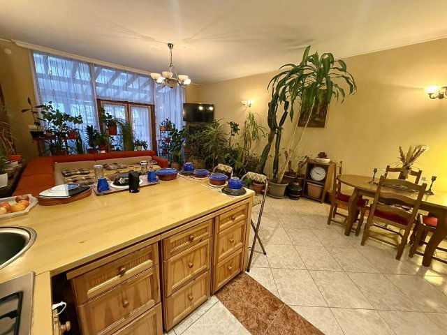 Eladó téglalakás, Vácon 124.99 M Ft, 5 szobás