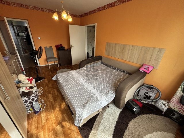 Eladó panellakás, Debrecenben 59.9 M Ft, 3 szobás