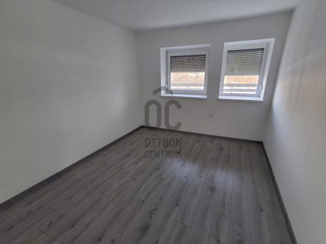 Eladó téglalakás, Abonyban 44.99 M Ft, 3 szobás