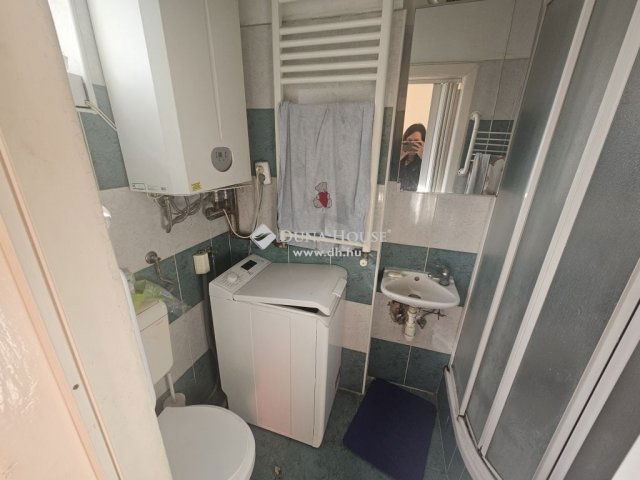 Eladó téglalakás, Budapesten, VI. kerületben 70 M Ft, 2 szobás