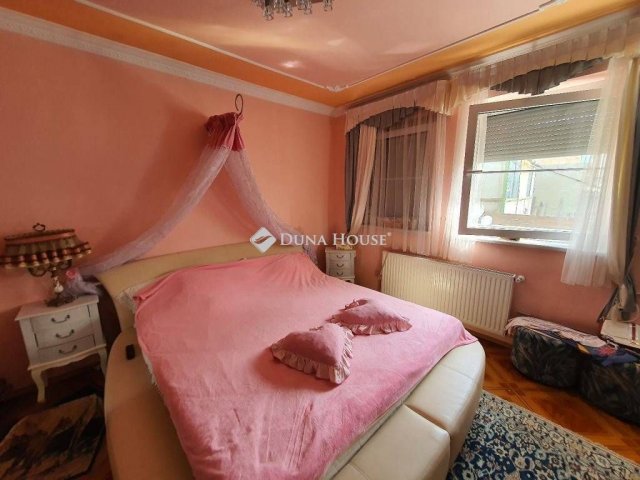 Eladó családi ház, Szombathelyen 125 M Ft, 4+1 szobás