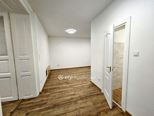 Eladó téglalakás, Kalocsán 35.9 M Ft, 2 szobás