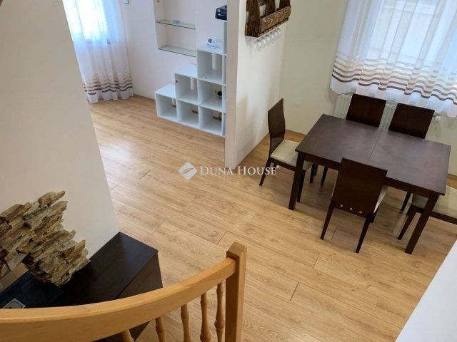 Eladó téglalakás, Székesfehérvárott 99.6 M Ft, 3 szobás