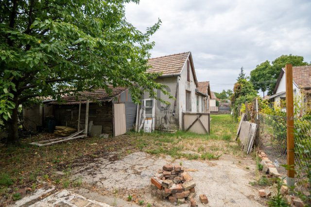 Eladó családi ház, Szekszárdon, Patak utcában 27 M Ft, 4 szobás
