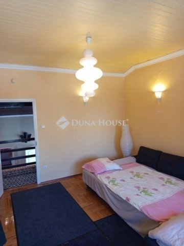 Eladó családi ház, Vecsésen 148 M Ft, 3 szobás