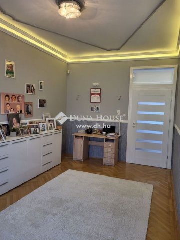 Eladó családi ház, Budapesten, XV. kerületben 229 M Ft, 8 szobás