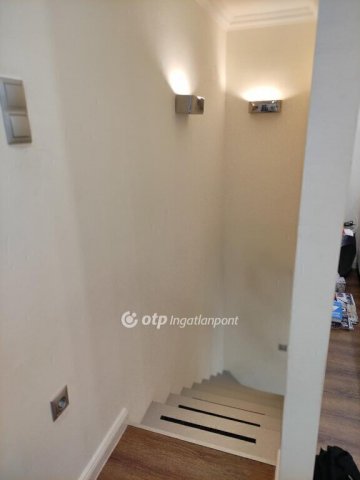 Eladó téglalakás, Budapesten, V. kerületben 62.9 M Ft