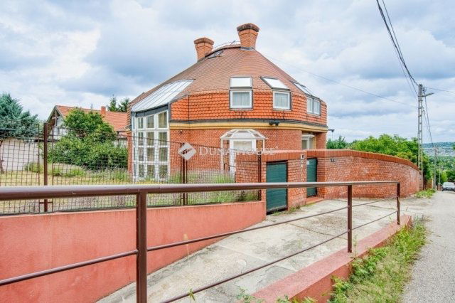 Eladó családi ház, Budaörsön 445 M Ft, 6 szobás