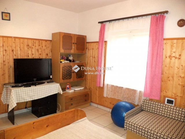 Eladó családi ház, Velencén 43.5 M Ft, 2 szobás