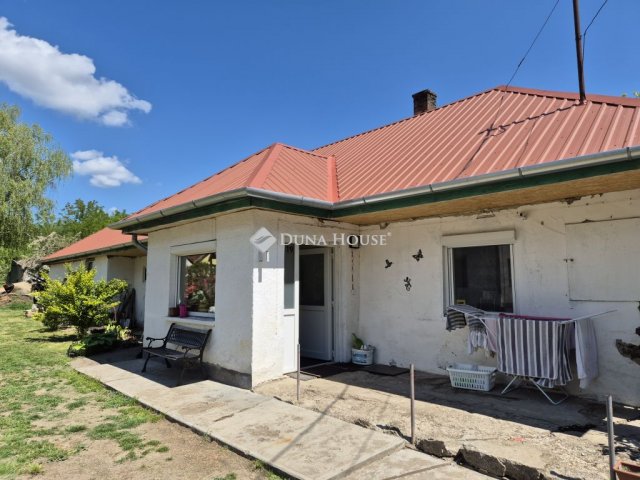 Eladó családi ház, Sárbogárdon 34.9 M Ft, 2 szobás