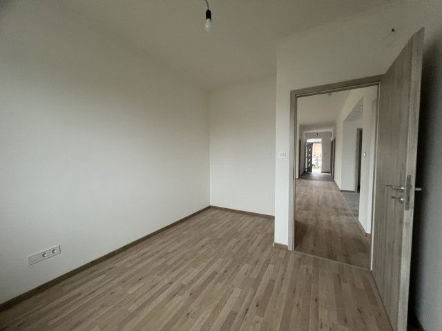 Eladó családi ház, Szigetszentmiklóson 129 M Ft, 5 szobás