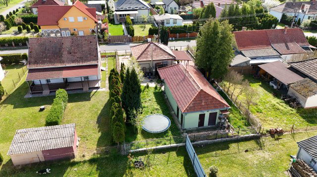 Eladó nyaraló, Balatonmáriafürdőn, Szív utcában 53.9 M Ft