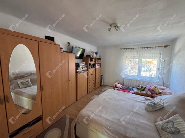 Eladó családi ház, Koroncón 55 M Ft, 3 szobás