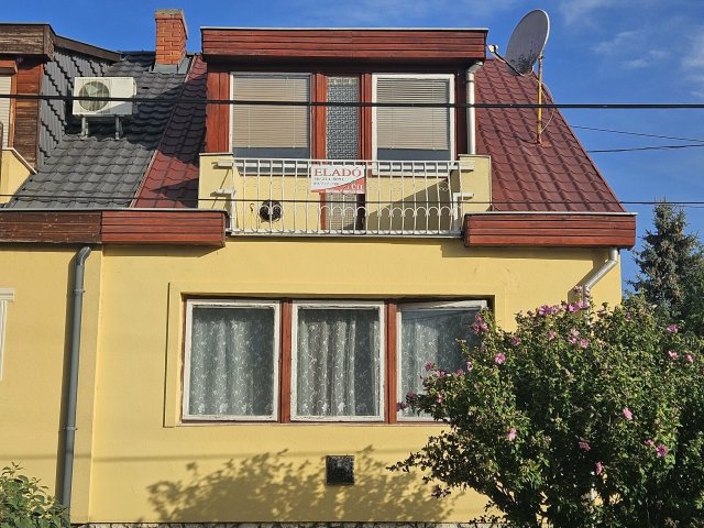 Eladó családi ház, Pápán 49.9 M Ft, 2+2 szobás