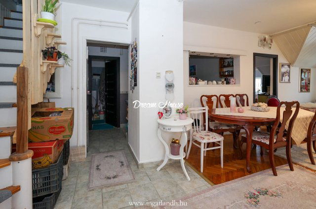 Eladó téglalakás, Nyíregyházán 53.9 M Ft, 4 szobás