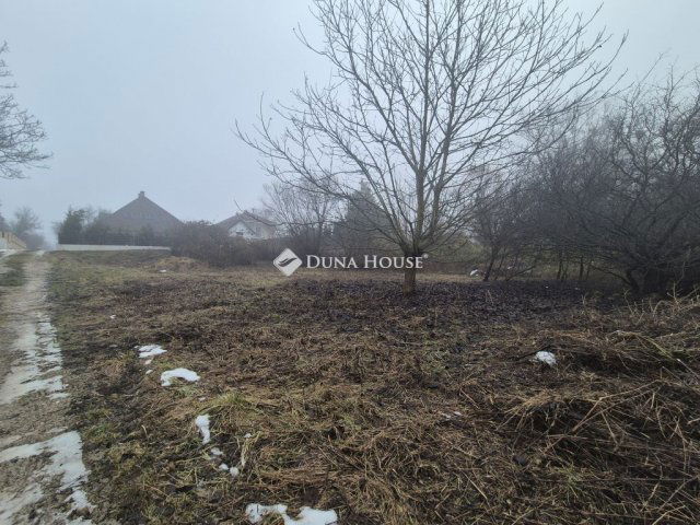 Eladó telek, Vonyarcvashegyen 42 M Ft / költözzbe.hu