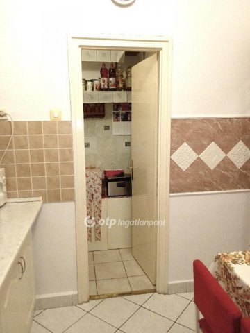 Eladó téglalakás, Ajkán 33.5 M Ft, 2 szobás