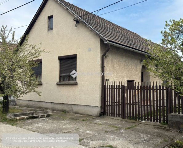 Eladó családi ház, Tatabányán, Moravcsik utcában 55.9 M Ft
