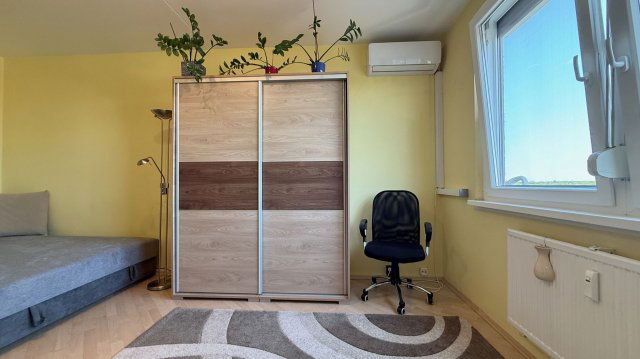 Kiadó panellakás, albérlet, Debrecenben 190 E Ft / hó, 1 szobás