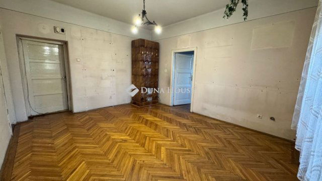 Eladó téglalakás, Debrecenben 65 M Ft, 4 szobás