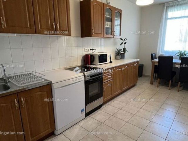 Eladó téglalakás, Budapesten, VIII. kerületben 97 M Ft, 3 szobás