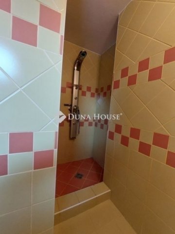 Eladó családi ház, Budapesten, III. kerületben 230 M Ft