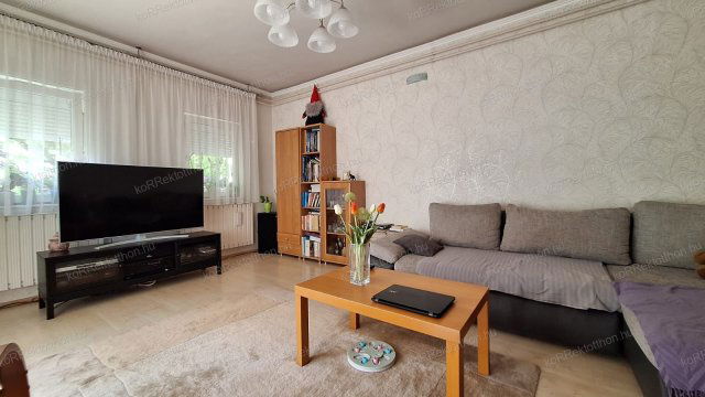 Eladó családi ház, Jászberényben 94.99 M Ft, 3 szobás