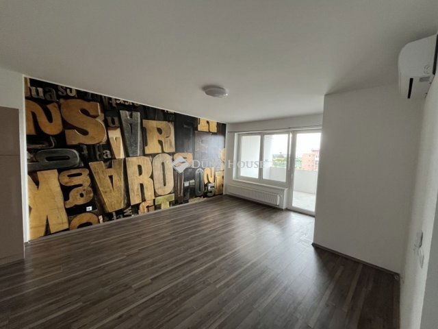 Eladó panellakás, Székesfehérvárott 95 M Ft, 3 szobás