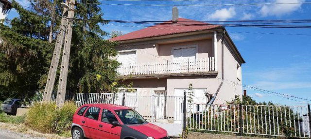 Eladó családi ház, Szekszárdon 68 M Ft, 4 szobás