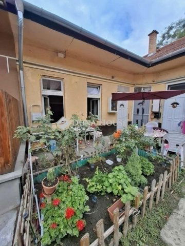 Eladó téglalakás, Budapesten, IV. kerületben 37.5 M Ft, 1 szobás