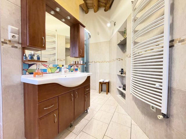 Eladó családi ház, Délegyházán 186 M Ft, 7 szobás