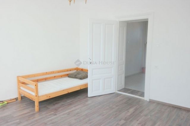 Eladó téglalakás, Budapesten, XVIII. kerületben 34 M Ft