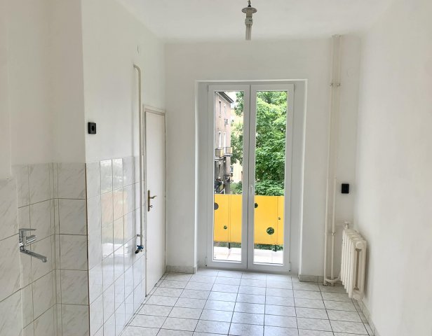 Eladó téglalakás, Dunaújvárosban 33.99 M Ft, 2 szobás