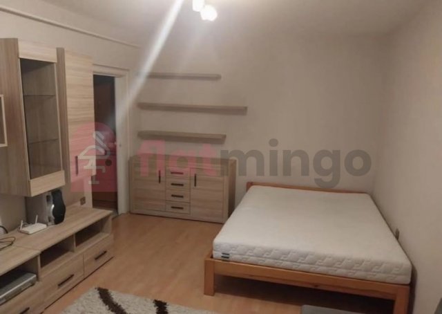 Eladó panellakás, Pécsett 48 M Ft, 2+1 szobás