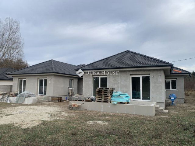 Eladó ikerház, Erdőkertesen 105 M Ft, 5 szobás