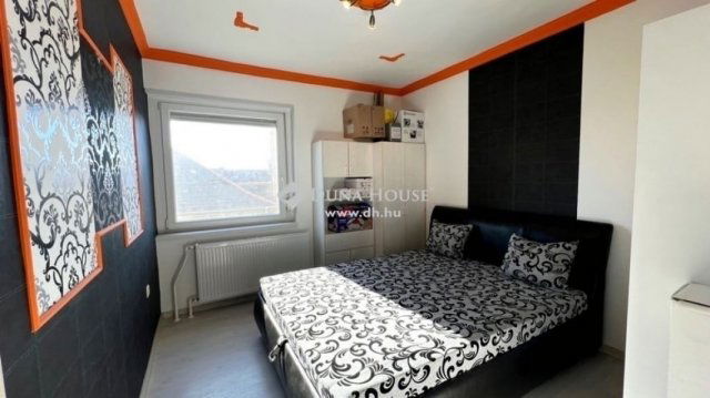 Eladó családi ház, Monorierdőn 87.9 M Ft, 9 szobás