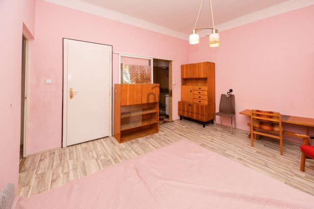 Eladó téglalakás, Pécsett, Rákóczi úton 69.99 M Ft, 4 szobás