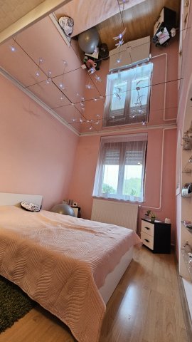 Eladó téglalakás, Komlón 26.5 M Ft, 2 szobás