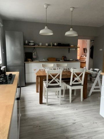 Eladó családi ház, Szigetszentmiklóson 89.9 M Ft, 5 szobás