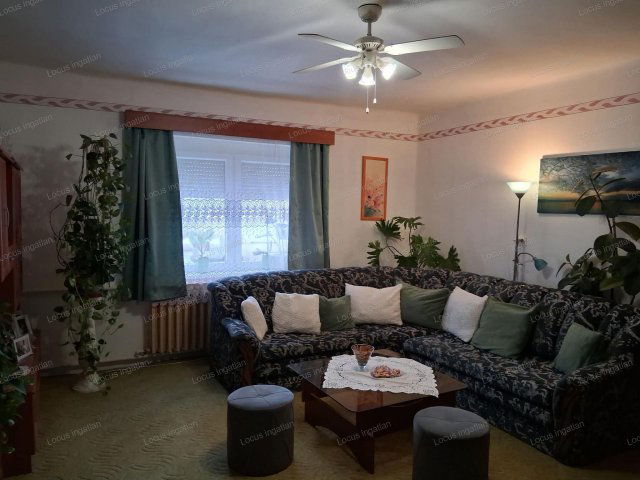 Eladó családi ház, Törökszentmiklóson 30.5 M Ft, 2 szobás