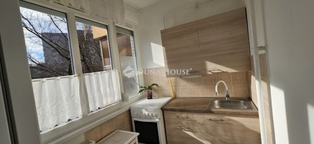 Eladó téglalakás, Debrecenben 73.9 M Ft, 2 szobás