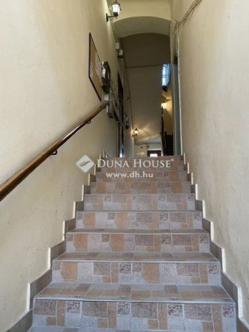 Eladó téglalakás, Pécsett 65.49 M Ft, 3 szobás