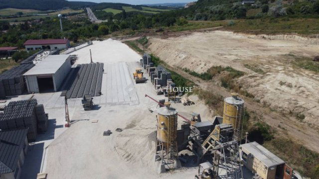 Eladó ipari ingatlan, Óbarokon 780 M Ft / költözzbe.hu