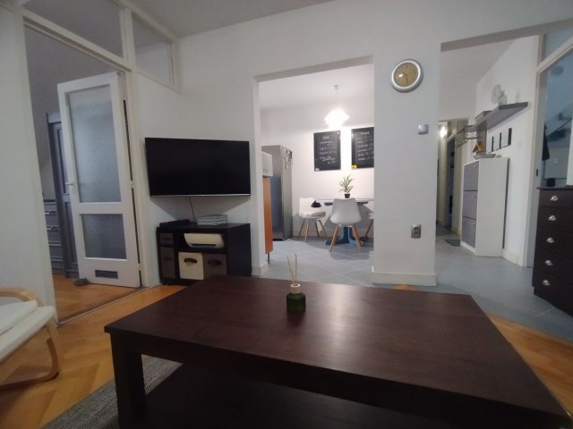 Kiadó panellakás, albérlet, Pécsett 280 E Ft / hó, 4 szobás