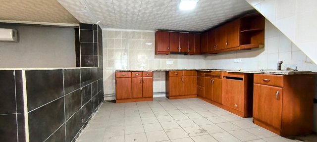 Eladó családi ház, Békésen 19.8 M Ft, 4 szobás