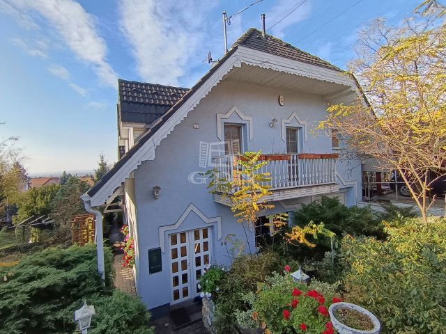 Eladó családi ház, Erdőkertesen 149.9 M Ft, 6 szobás